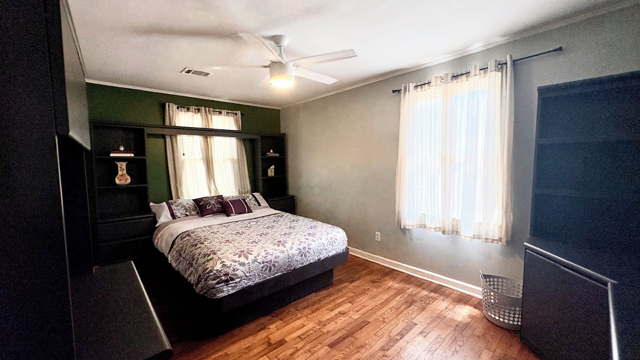 Photo of Bedroom in Midtown