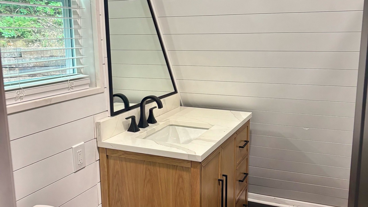 Photo of Bathroom in Pottsboro