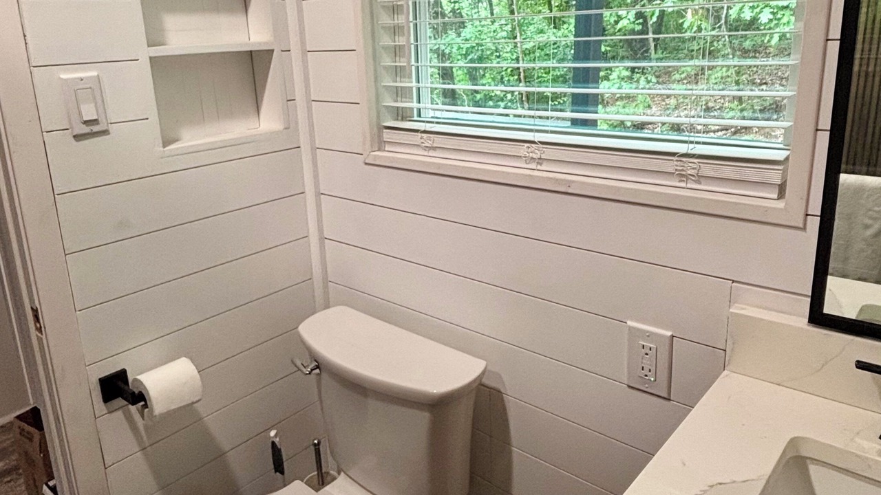 Photo of Bathroom in Pottsboro