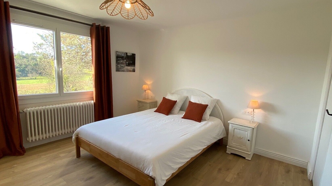 Photo of Bedroom in Entrecasteaux