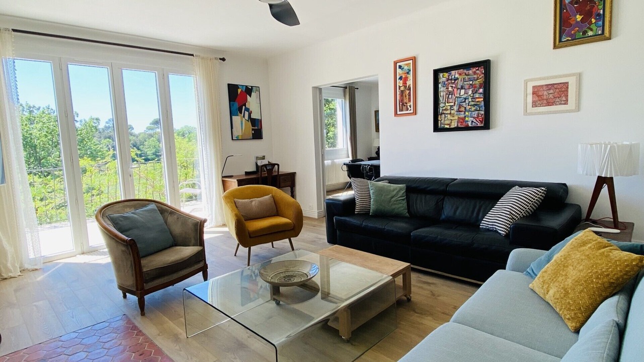 Photo of Livingroom in Entrecasteaux