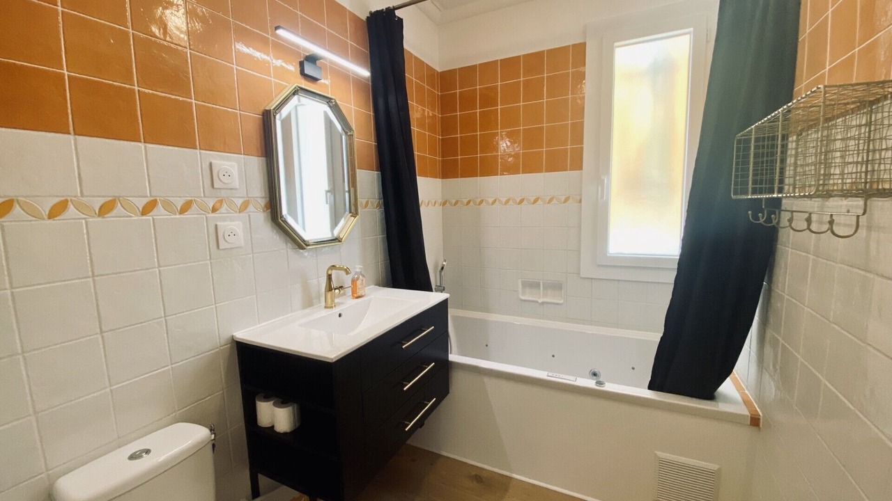 Photo of Bathroom in Entrecasteaux