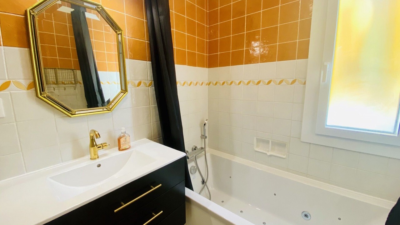 Photo of Bathroom in Entrecasteaux