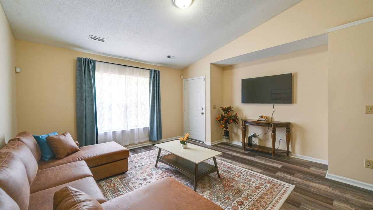 Photo of Livingroom in Greenville