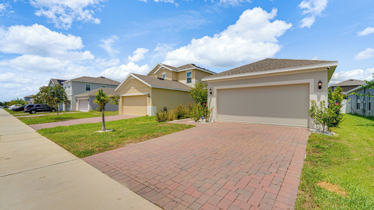 Photo of Outdoor in Groveland