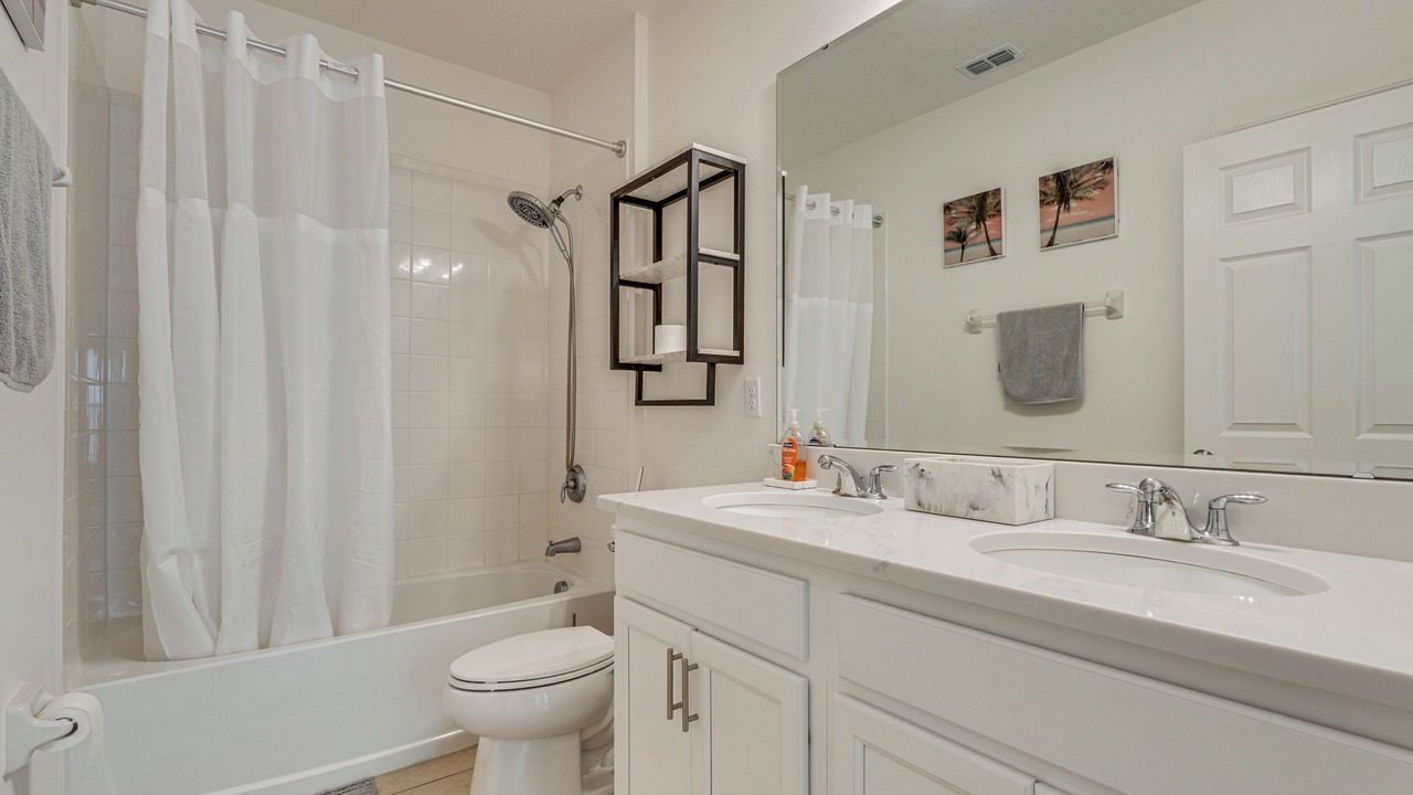Photo of Bathroom in Groveland