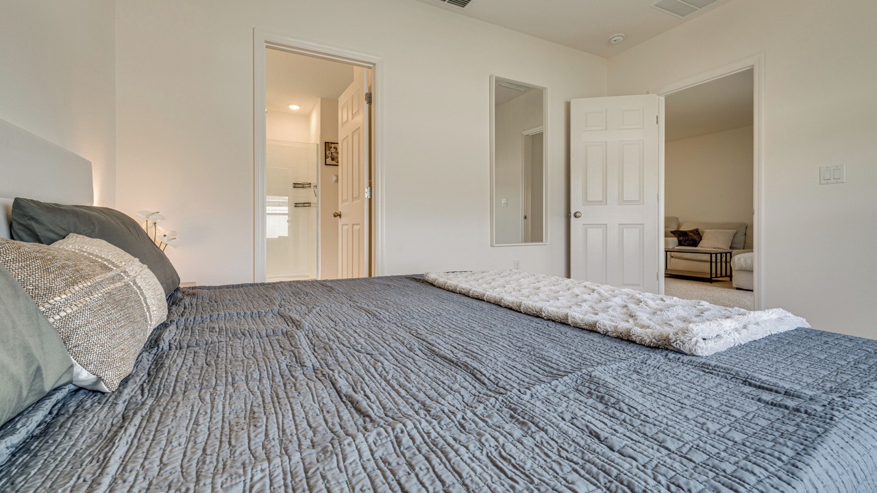 Photo of Bedroom in Groveland