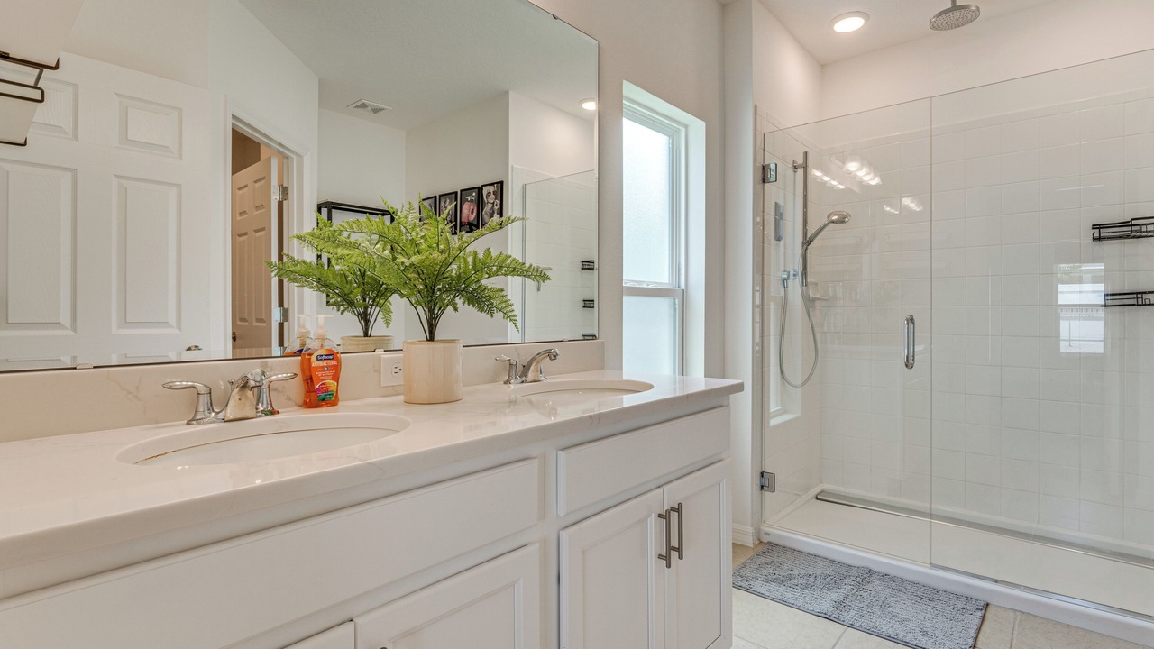 Photo of Bathroom in Groveland