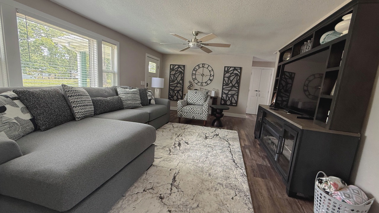 Photo of Livingroom in St. Robert