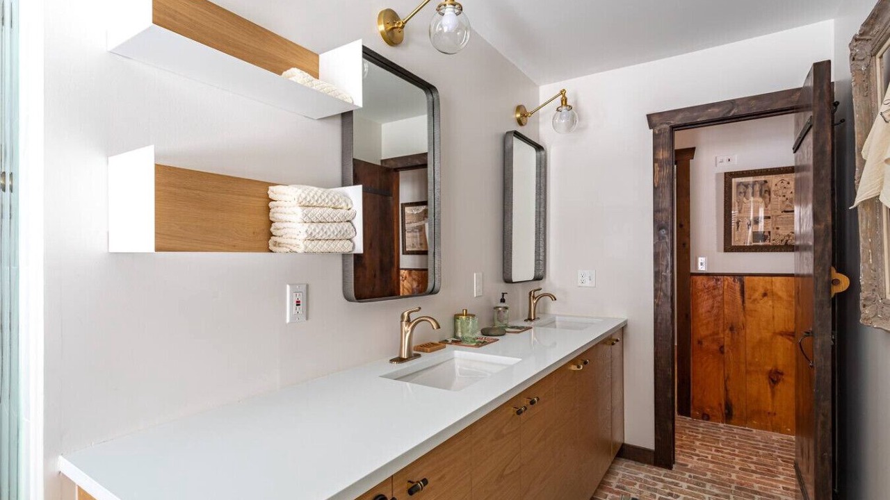 Photo of Bathroom in Thompson Ridge