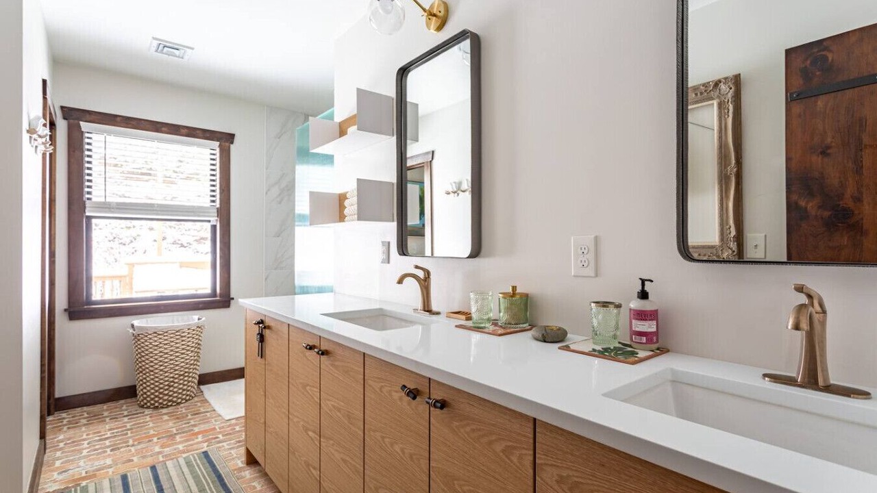 Photo of Bathroom in Thompson Ridge