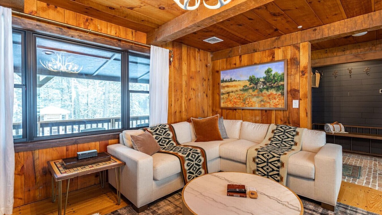 Photo of Livingroom in Thompson Ridge