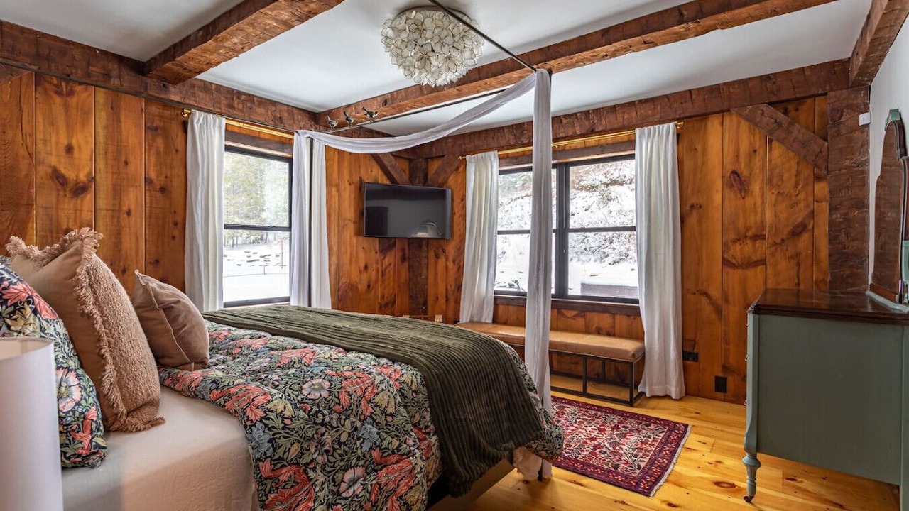 Photo of Bedroom in Thompson Ridge