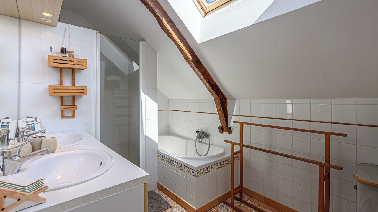 Photo of Bathroom in Plougoumelen