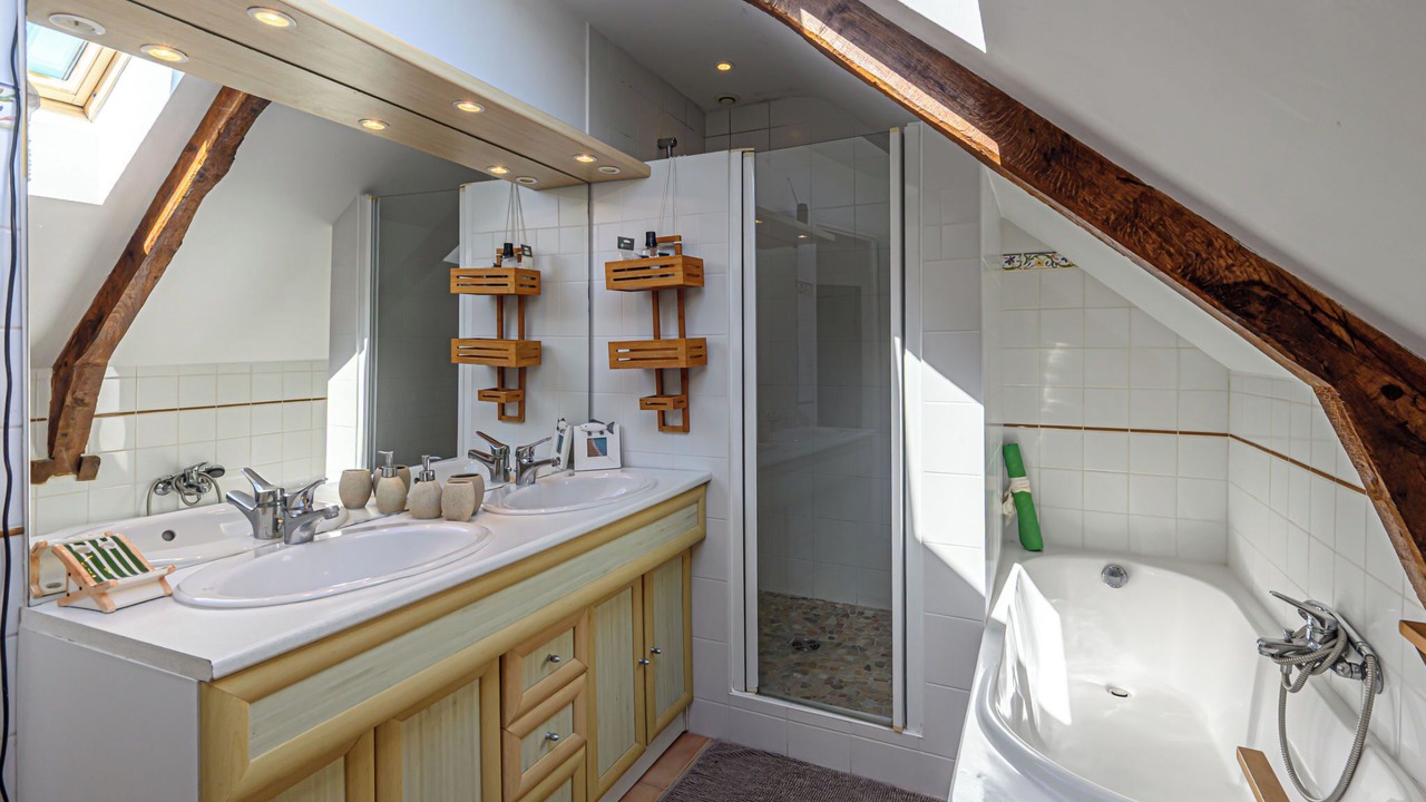 Photo of Bathroom in Plougoumelen