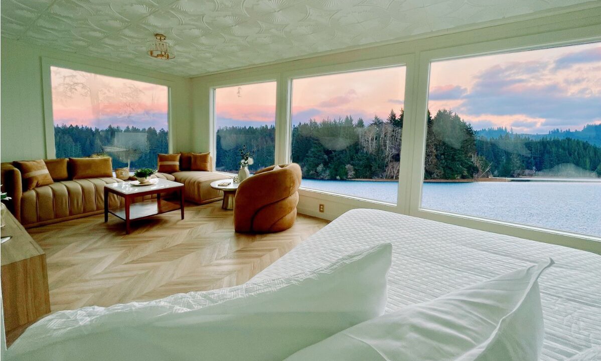 Photo of Bedroom in Dunes City