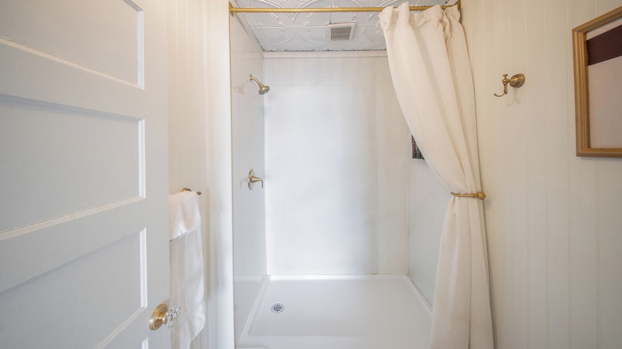 Photo of Bathroom in Dunes City