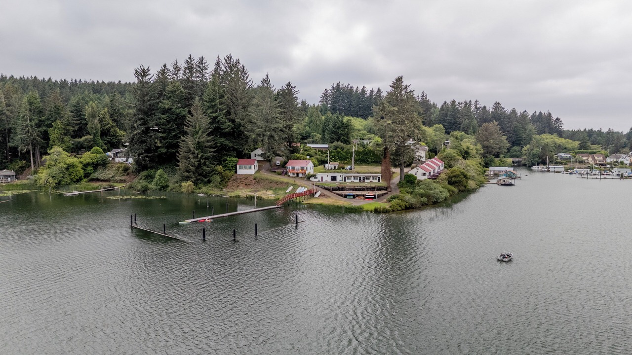 Photo of Others in Dunes City