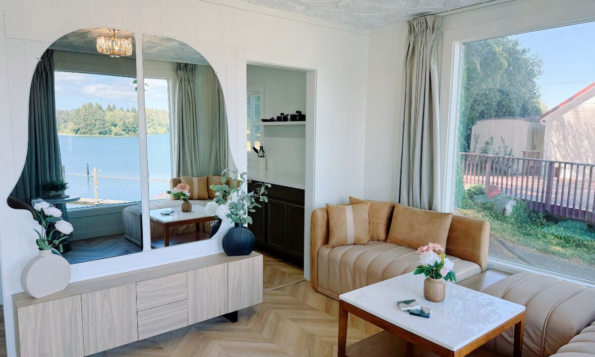 Photo of Livingroom in Dunes City