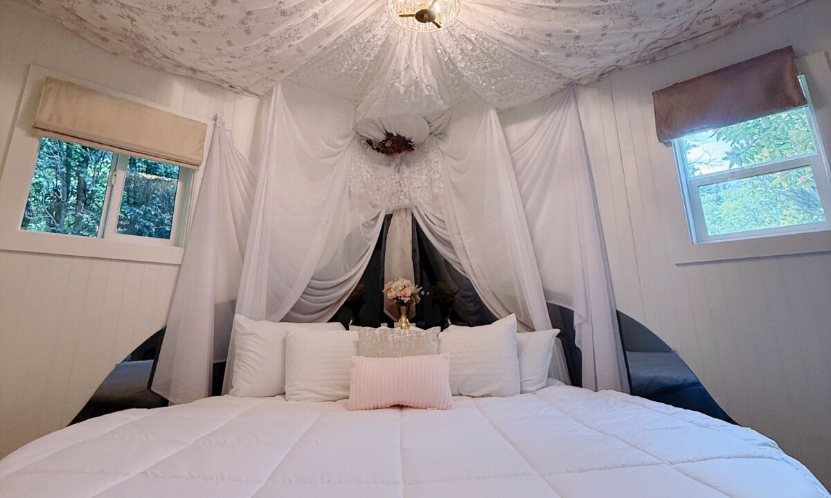 Photo of Bedroom in Dunes City