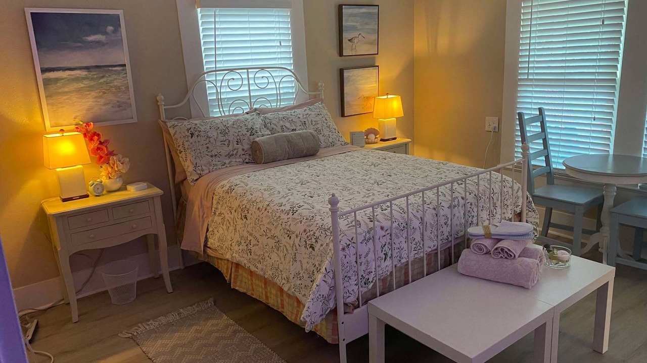 Photo of Bedroom in El Lago