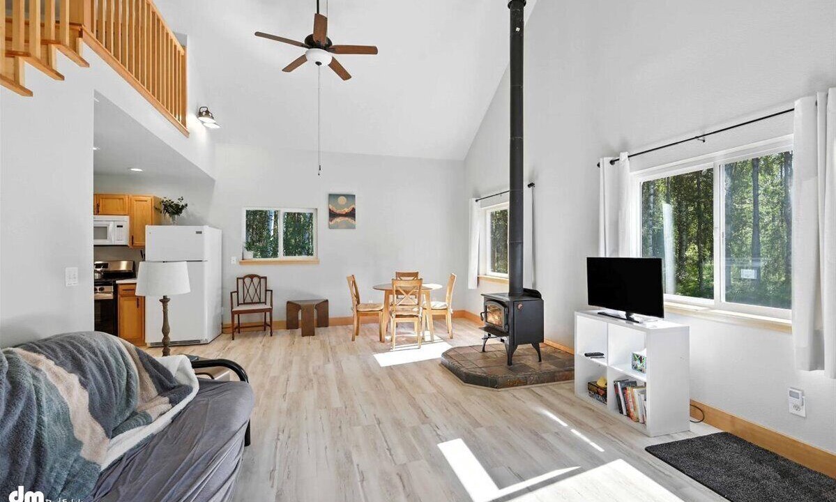 Photo of Livingroom in Susitna North