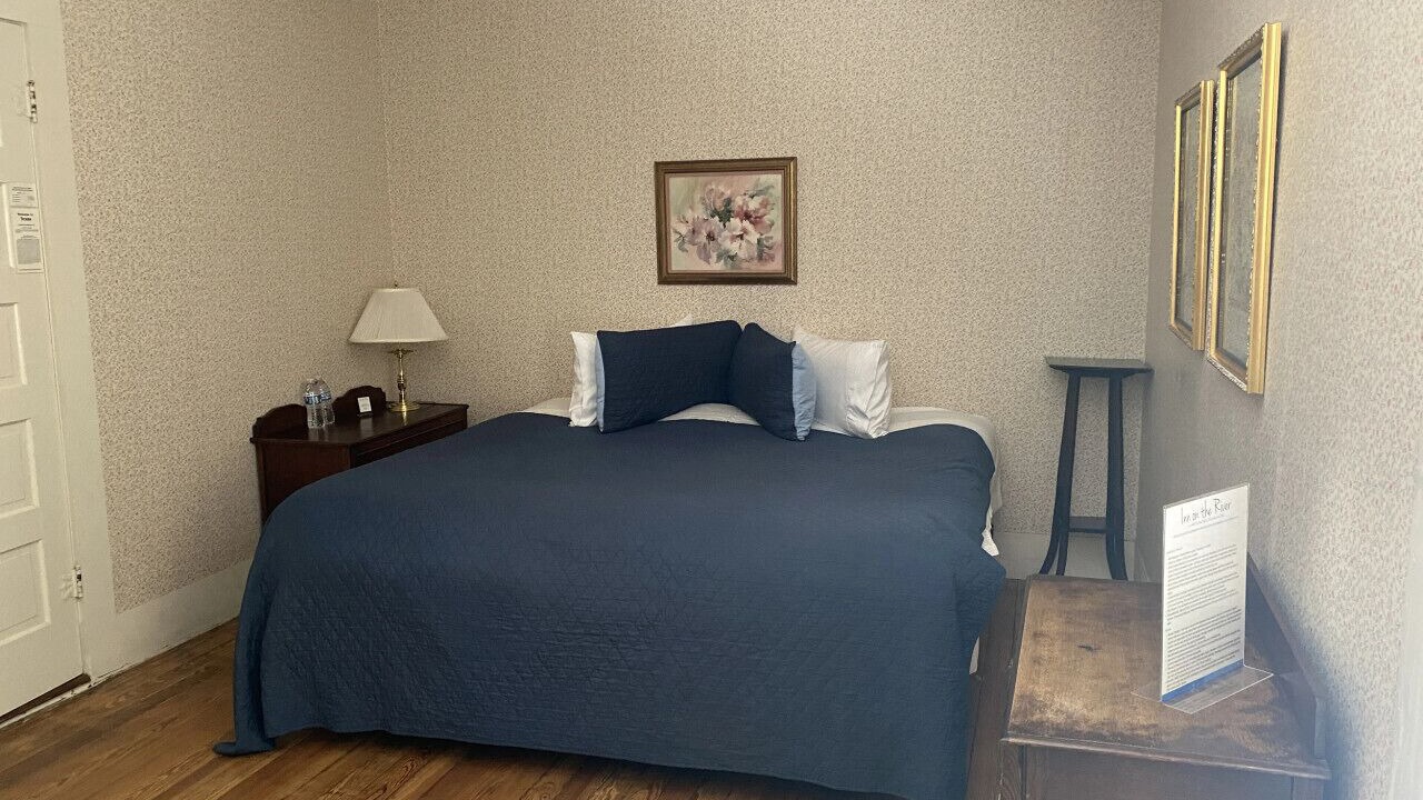 Photo of Bedroom in Glen Rose