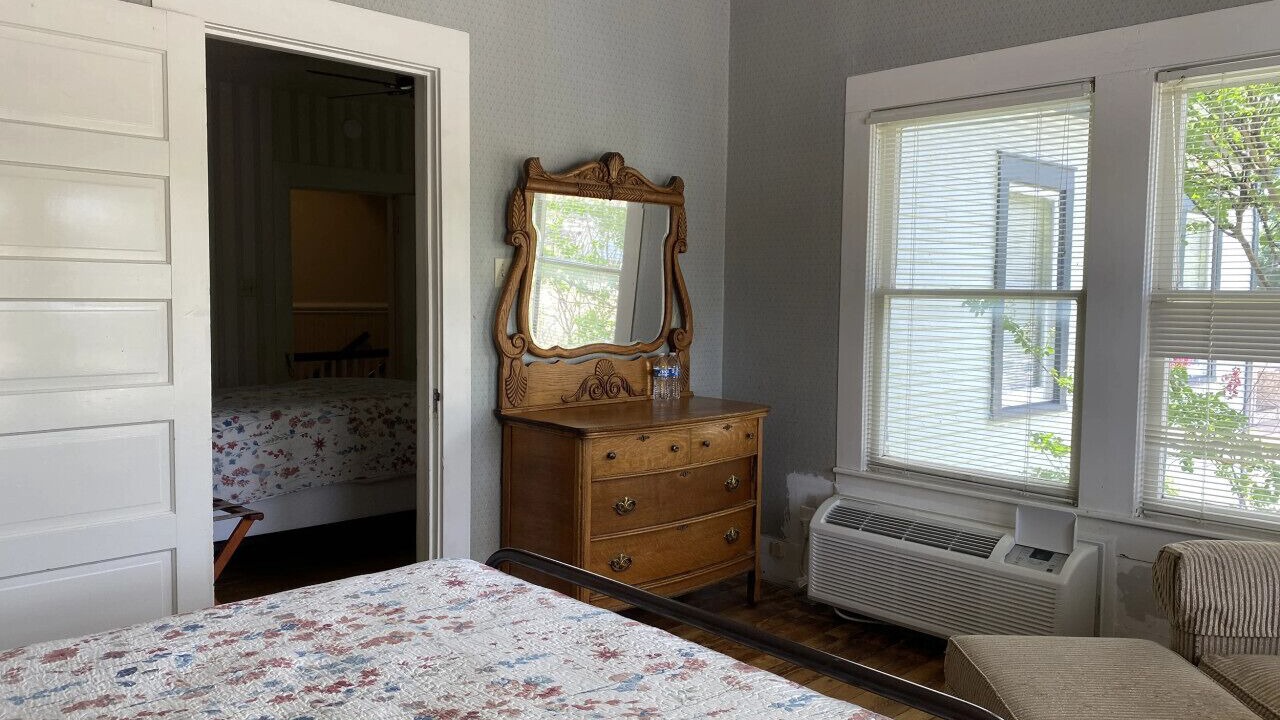 Photo of Bedroom in Glen Rose