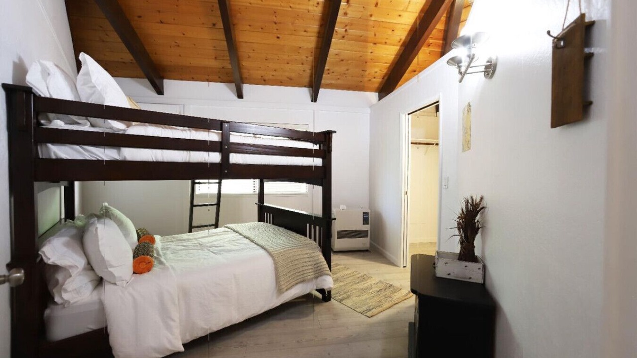 Photo of Bedroom in Apple Hill