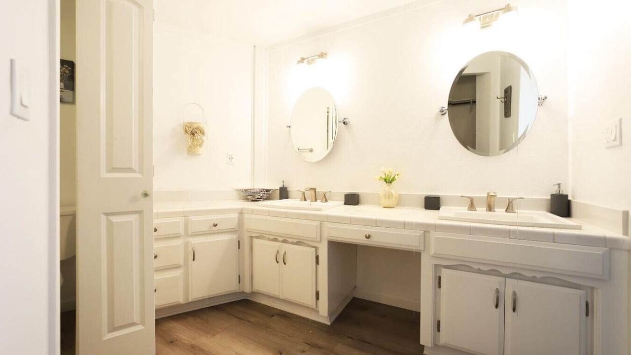 Photo of Bathroom in Apple Hill