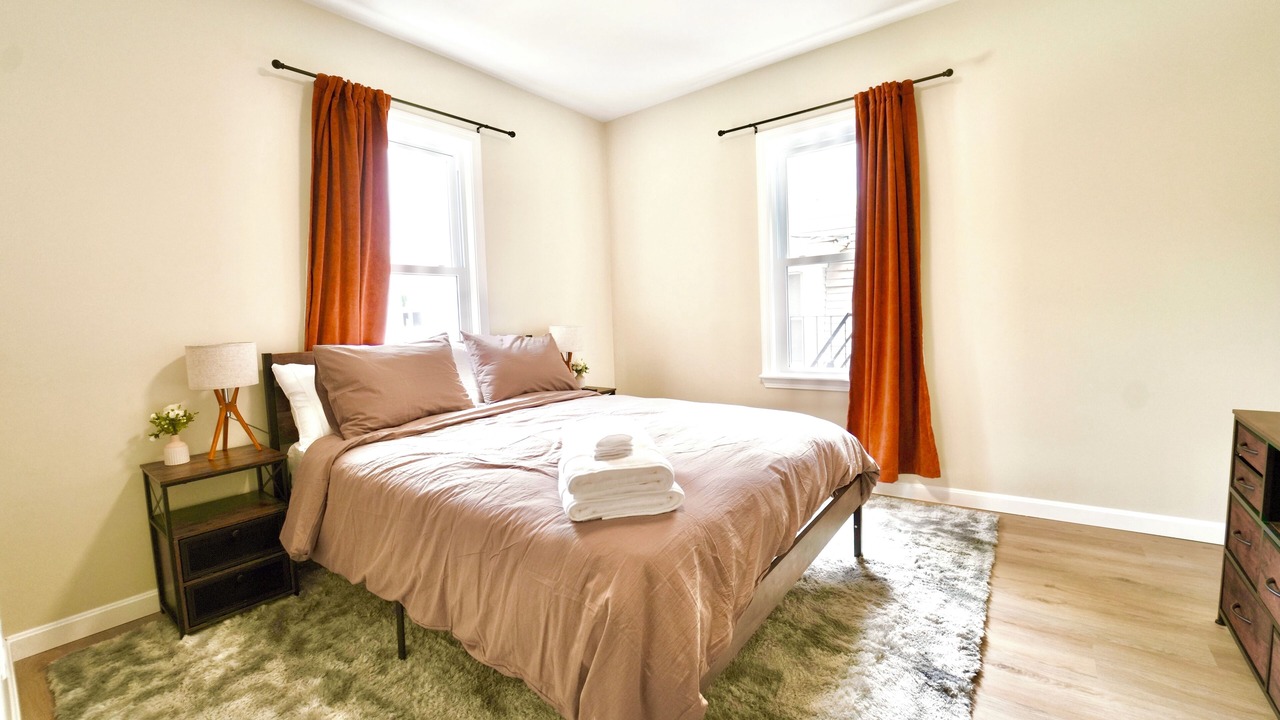 Photo of Bedroom in East Somerville