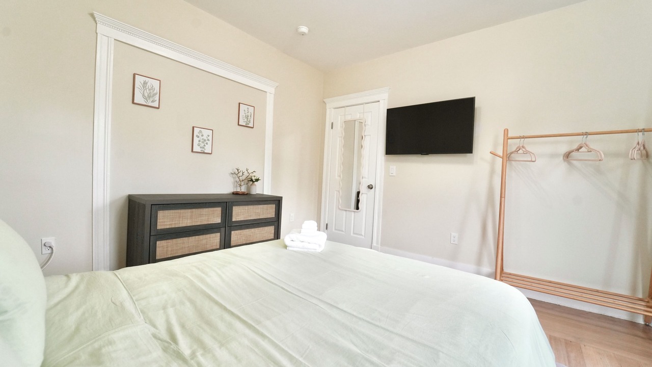 Photo of Bedroom in East Somerville