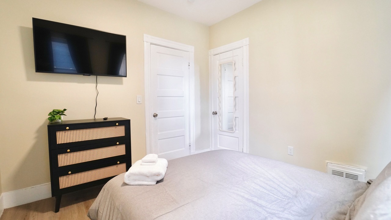Photo of Bedroom in East Somerville