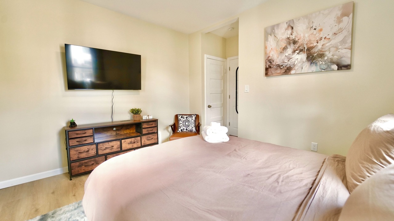 Photo of Bedroom in East Somerville