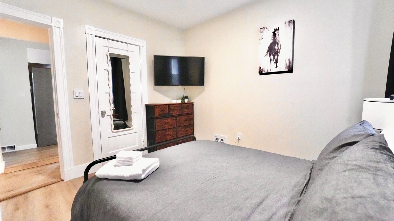 Photo of Bedroom in East Somerville