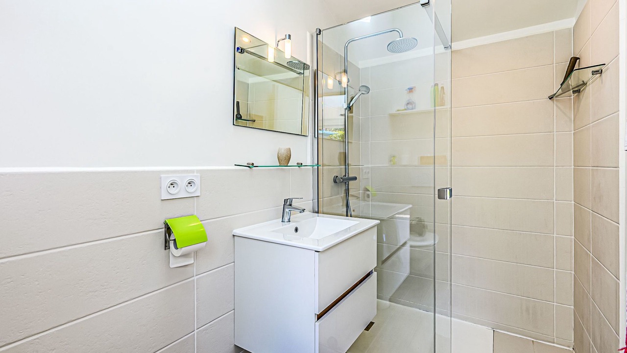 Photo of Bathroom in Plougoumelen