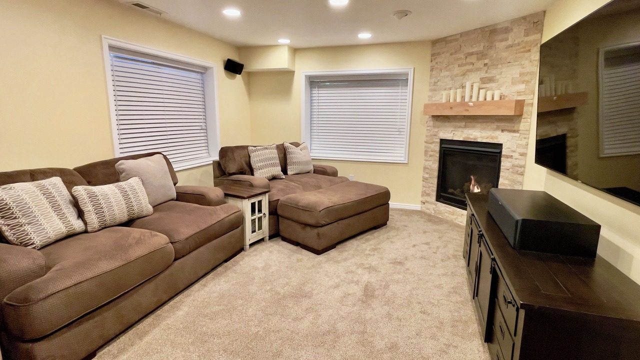 Photo of Livingroom in Draper