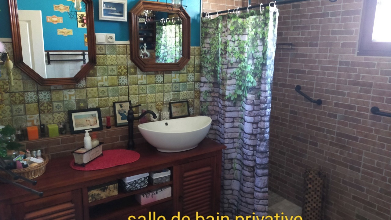 Photo of Bathroom in Cholet