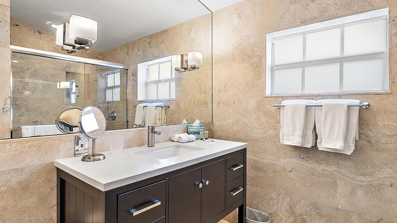 Photo of Bathroom in Poiciana Park II