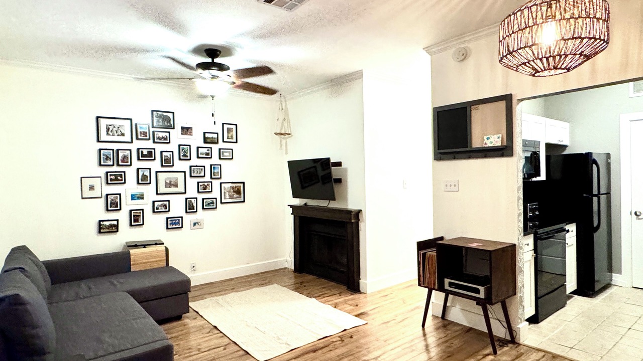Photo of Livingroom in West Campus