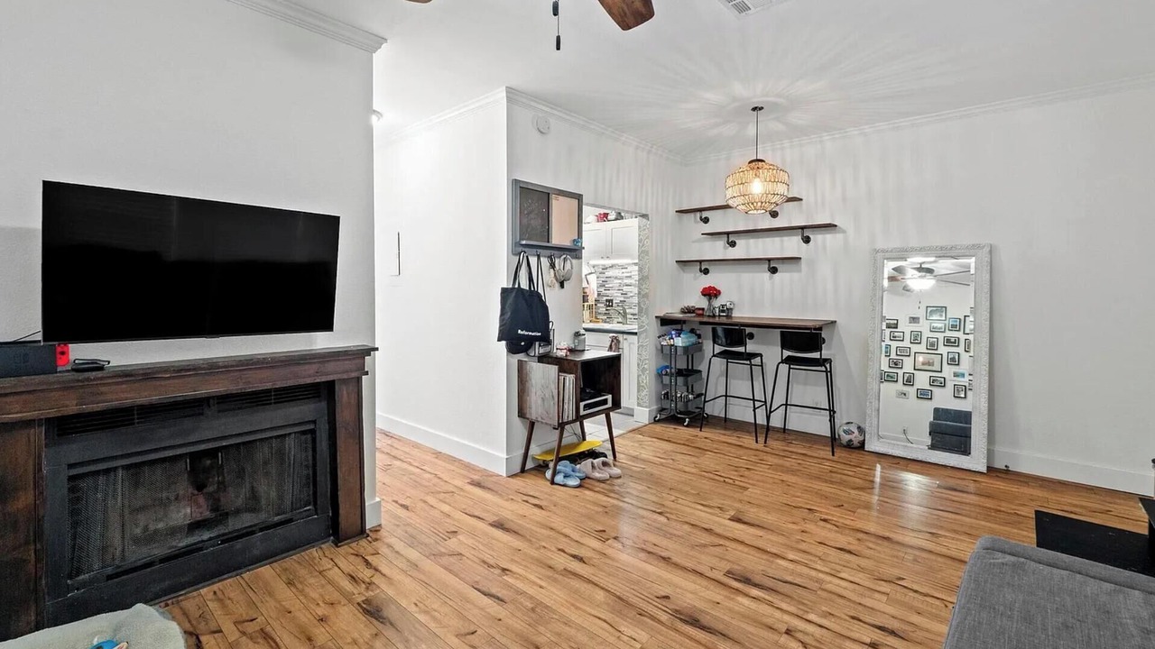 Photo of Livingroom in West Campus
