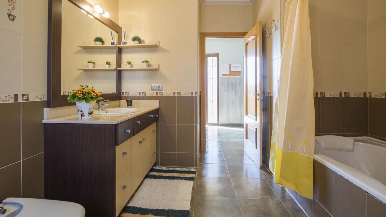 Photo of Bathroom in Cobisa