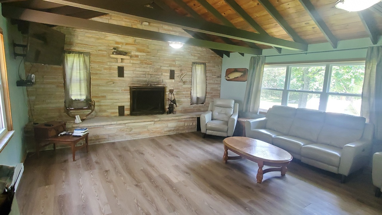 Photo of Livingroom in Davisville