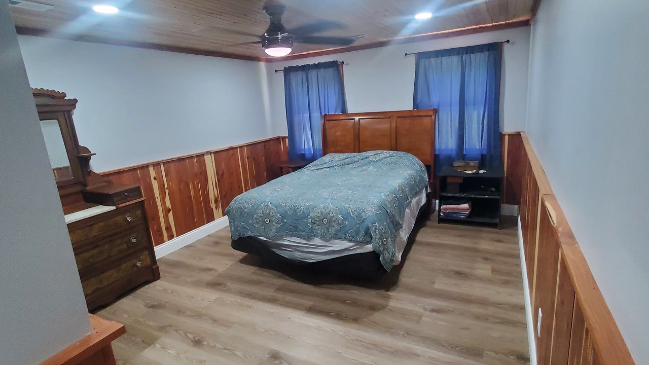 Photo of Bedroom in Davisville