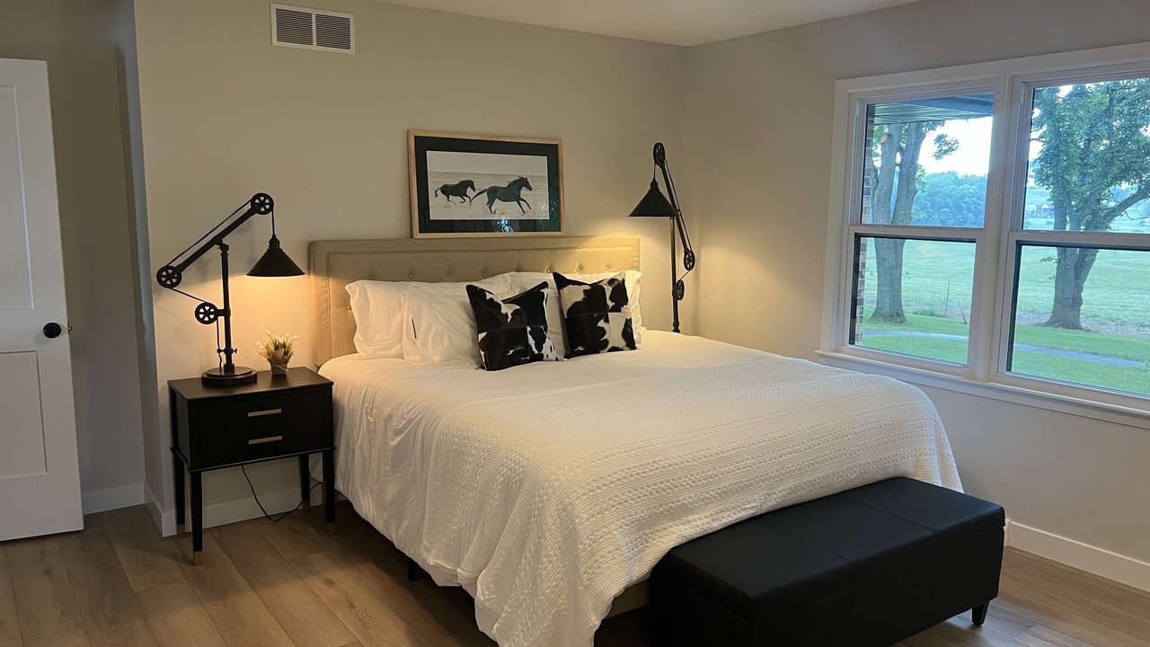 Photo of Bedroom in Boonville