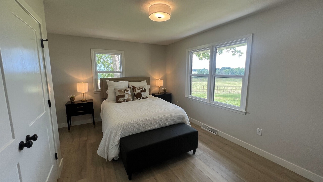 Photo of Bedroom in Boonville