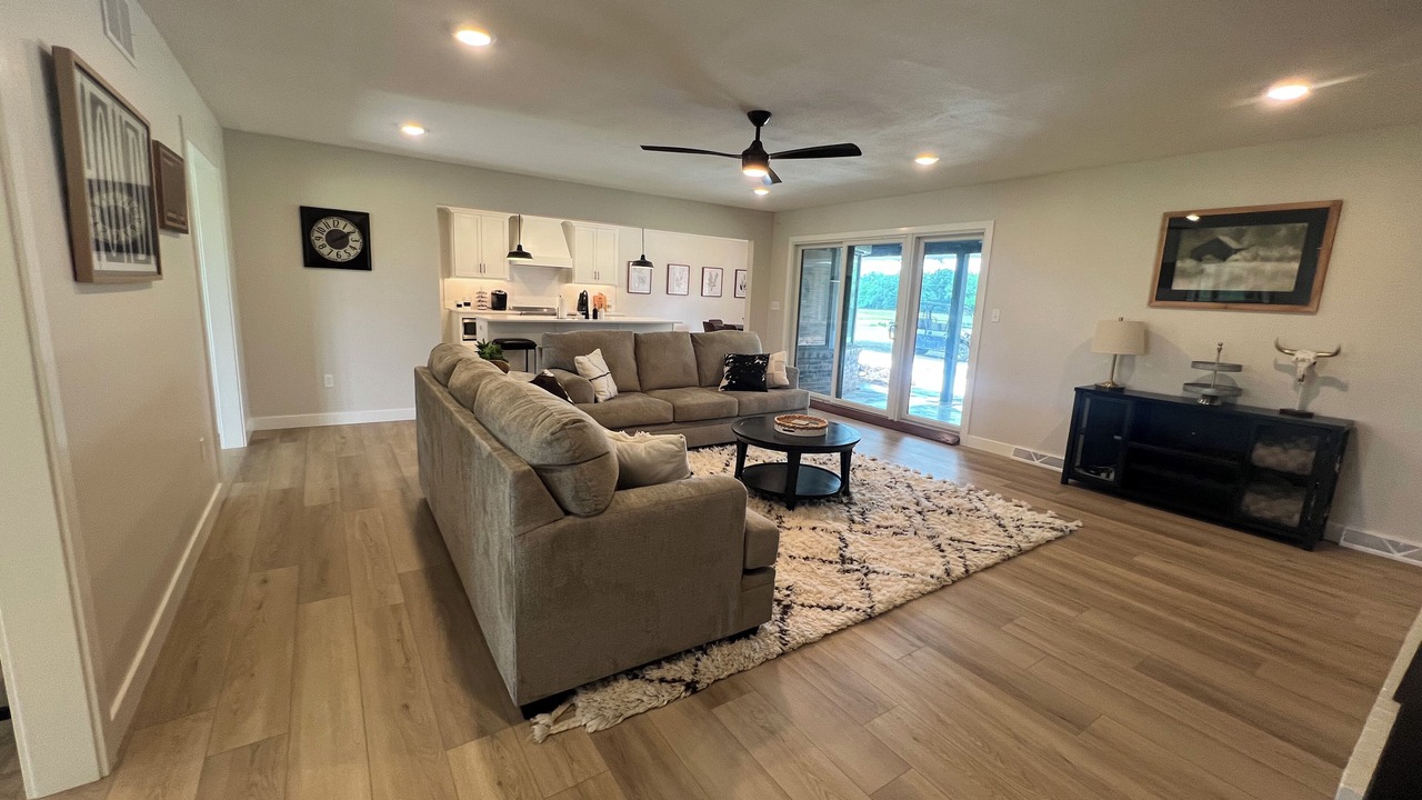 Photo of Livingroom in Boonville