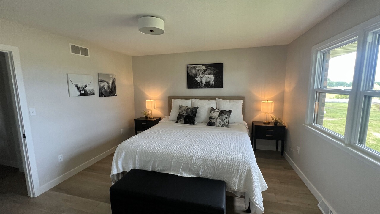 Photo of Bedroom in Boonville