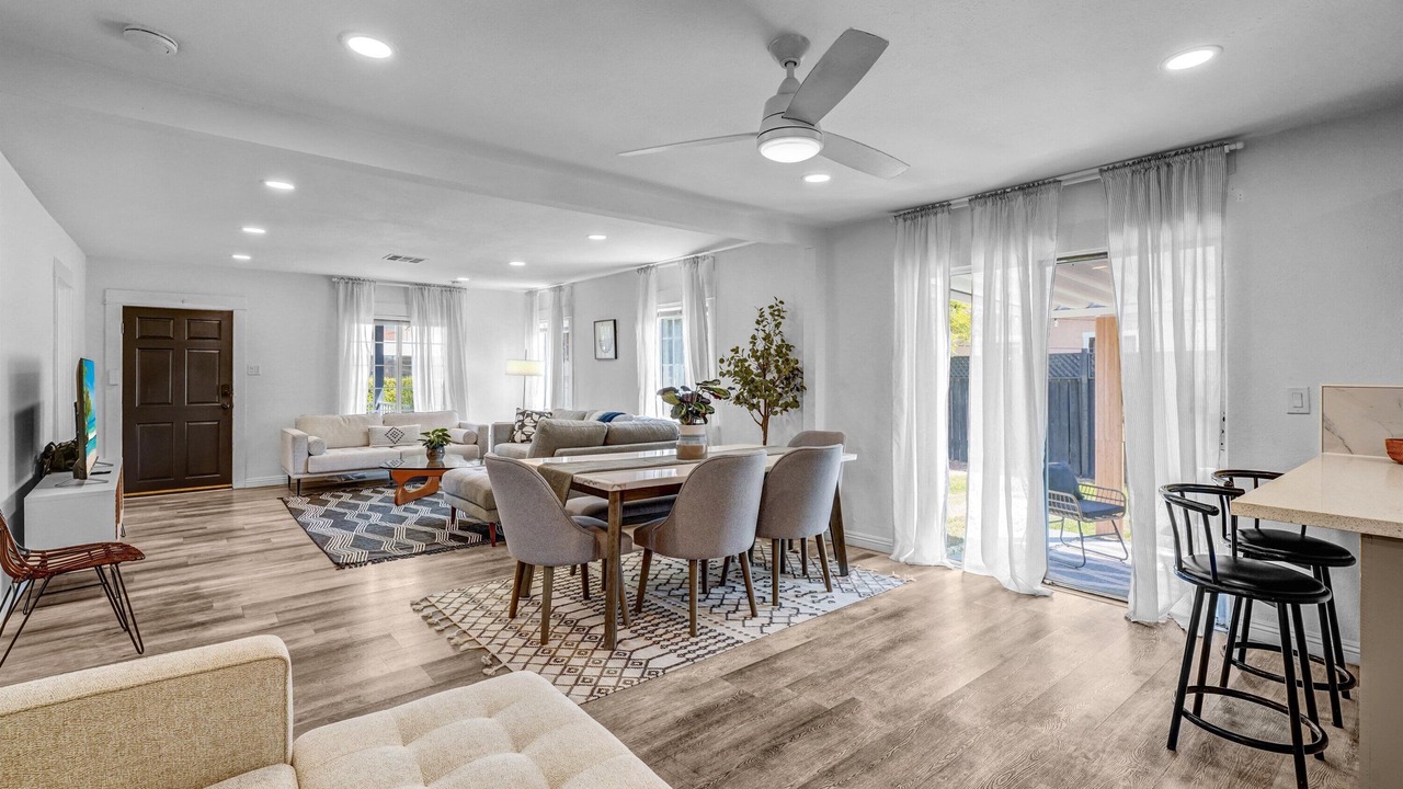 Photo of Livingroom in San Gabriel
