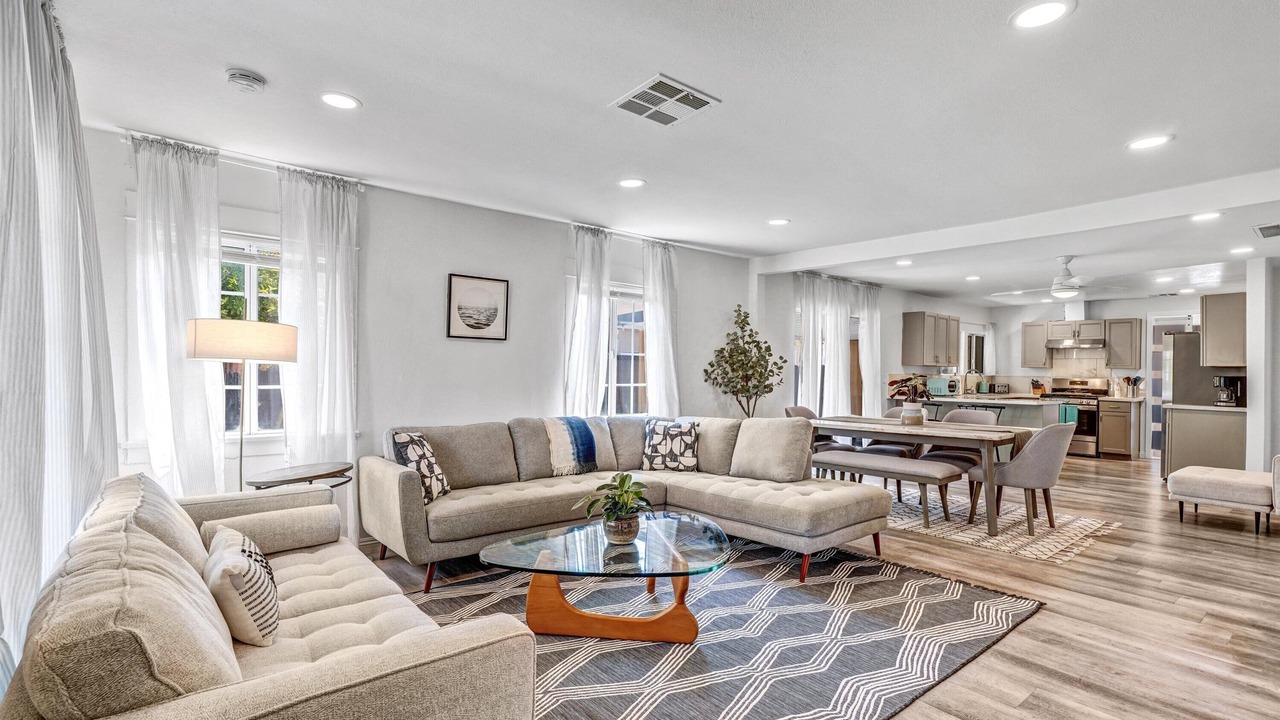 Photo of Livingroom in San Gabriel